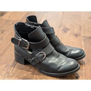 Easy Street Black Leather Double Buckle Bootie Sz 8 GUC